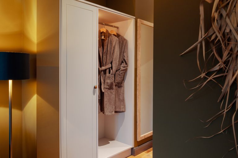 Room No.9: Wardrobe with bathrobes, Hof Bissee