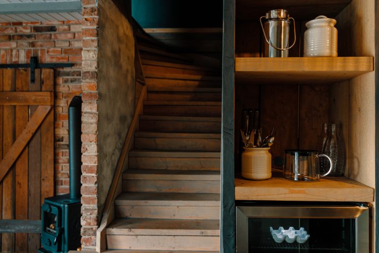 Cabin Forrest: Wooden staircase, wood-burning stove and drinks shelf, Hof Bissee