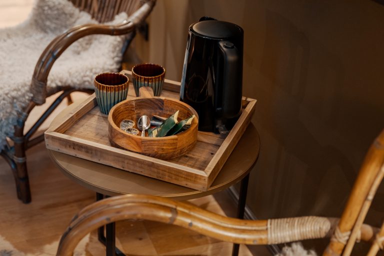 Room No.10: Tea station with kettle and cups, Hof Bissee