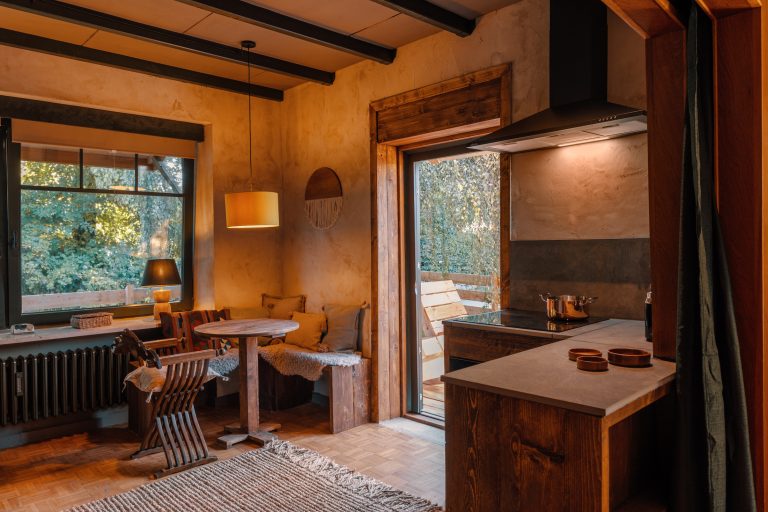 Cabin No.5: Kitchen-diner with dining area and door to the terrace, Hof Bissee