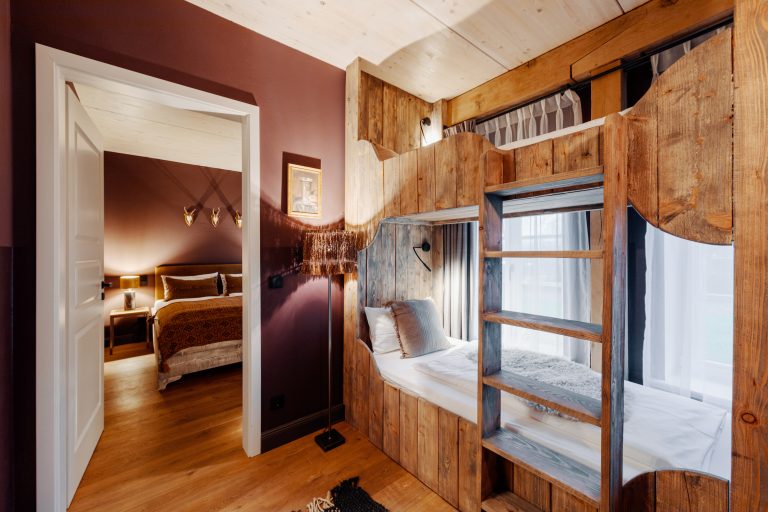 Room No.3: Wooden bunk bed by the window, Hof Bissee