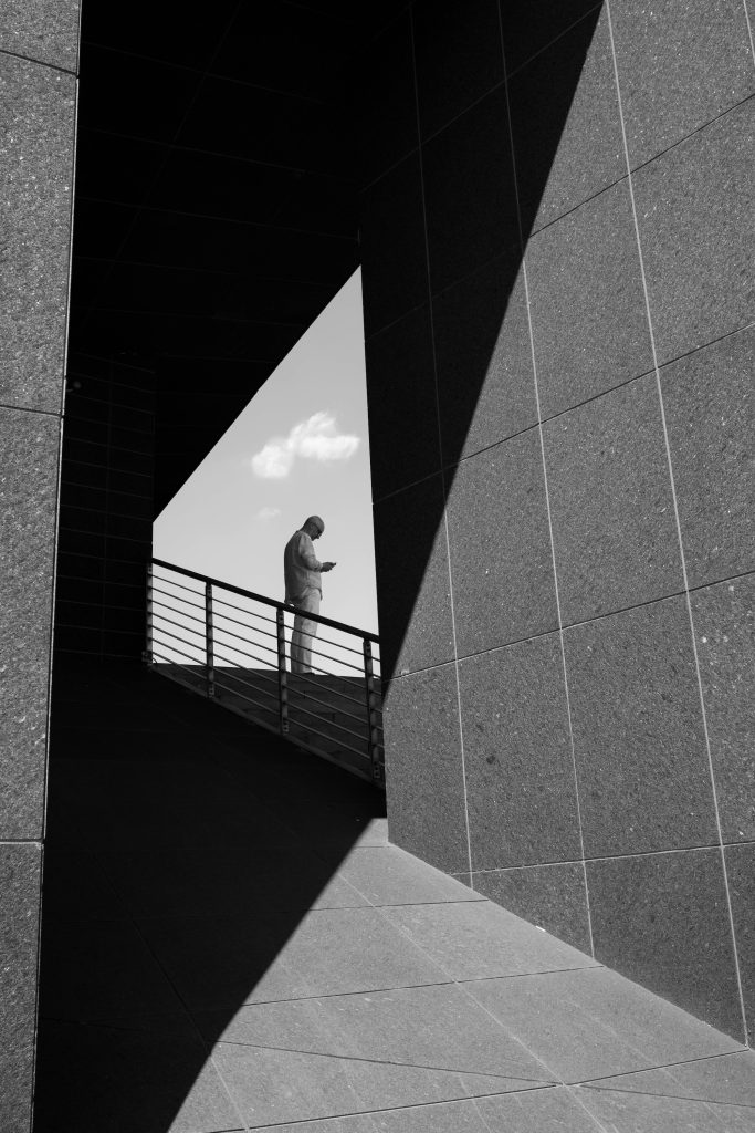 Art exhibition SVENSØN: Figure in architectural light opening, Hof Bissee
