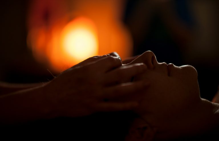 Relaxing facial and head massage by candlelight, Hof Bissee